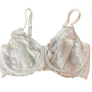 Wacoal Embrace Lace Underwire Bra Sz 38DDD Dainty Floral White